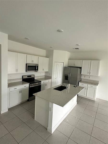 Building Photo - 4182 Lagoon Shore Dr