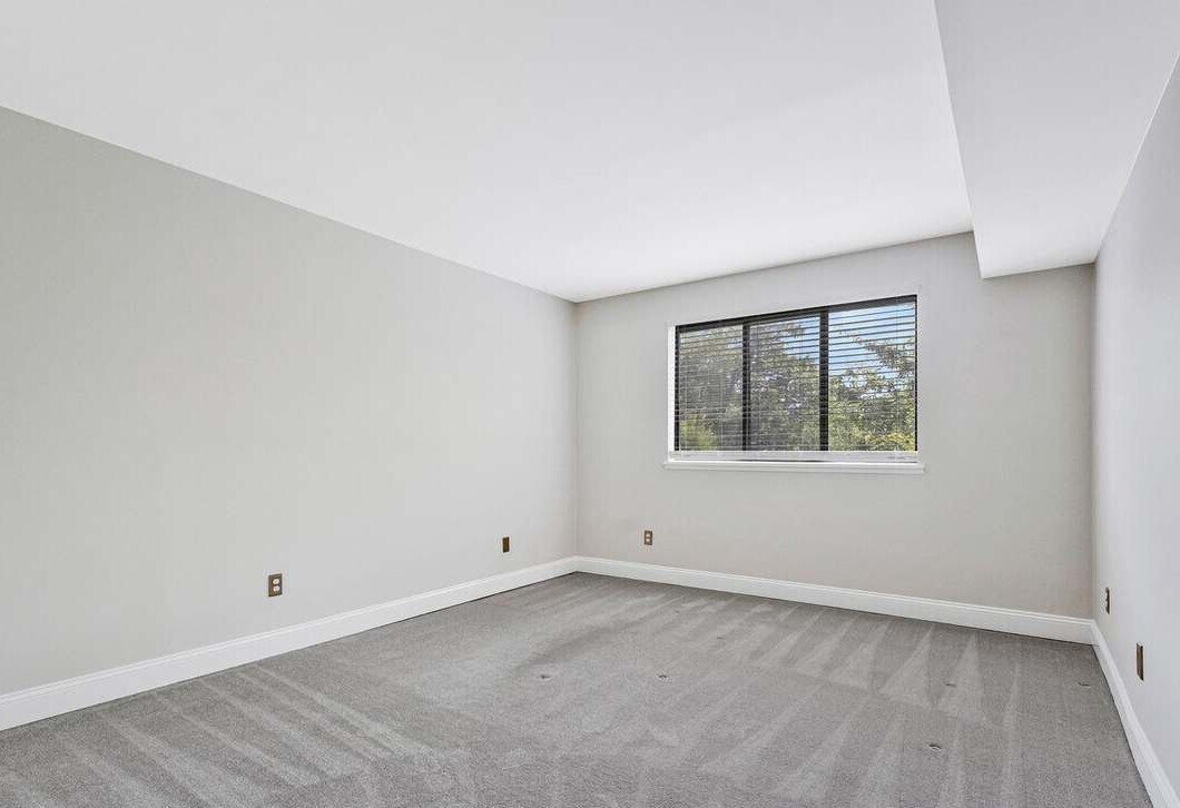 Building Photo - 2074 Royal Fern Ct