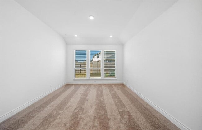 Building Photo - 25310 Framlingham Dr