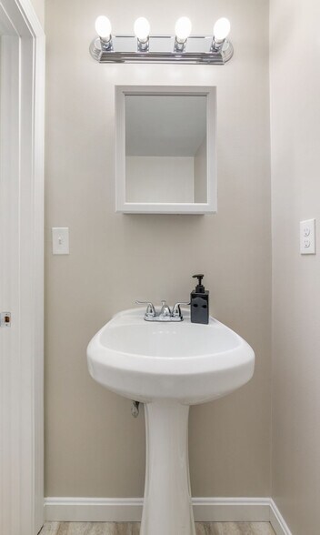 Building Photo - 12 Hubbardston Rd