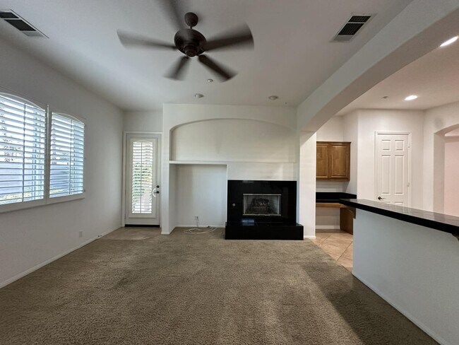 Building Photo - 13 Vista Mirage Way