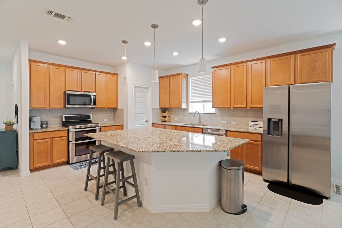 Building Photo - 237 Sand Lily Ln