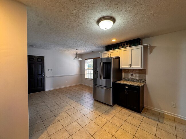 Building Photo - Lovely 4 Bed 2 Bath Home in Hope Mills