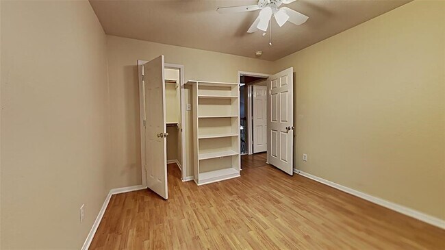 Building Photo - 2114 Winding Hollow Dr