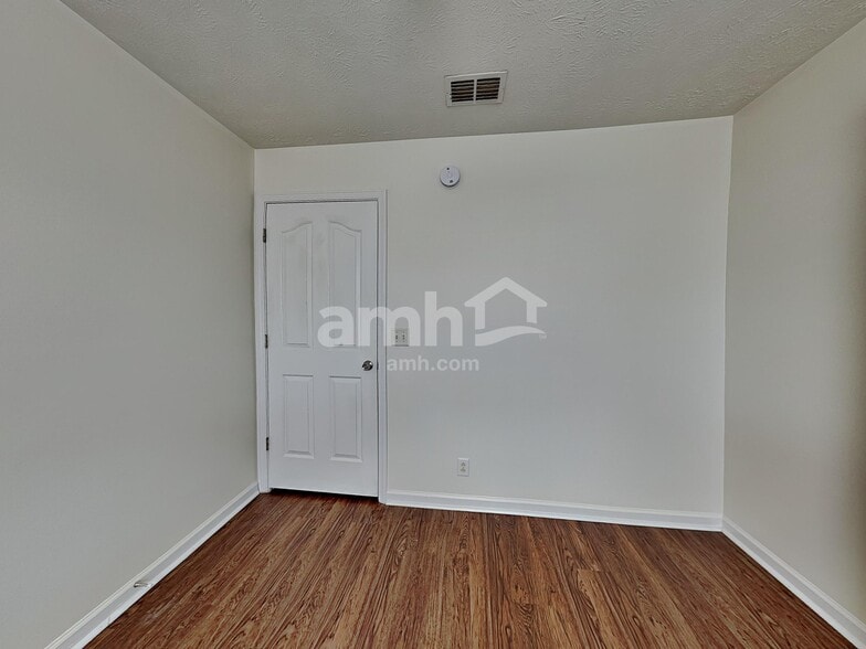 Building Photo - 1238 Dalmally Dr