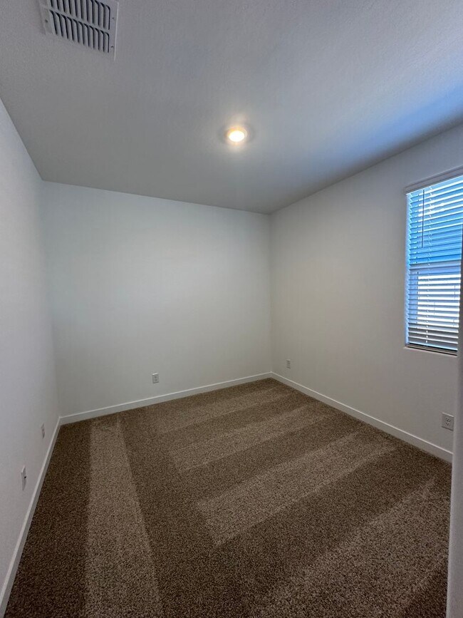 Building Photo - Nextgen home in Phoenix