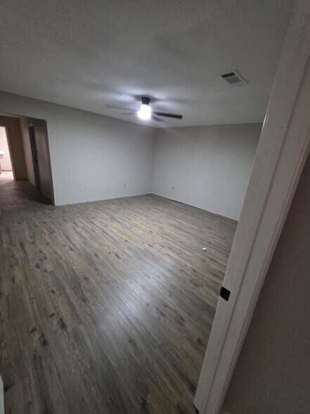 Building Photo - 4701 Cherry St