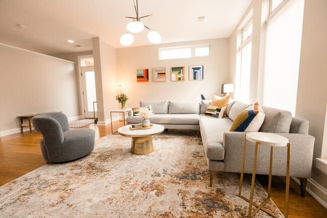 Building Photo - 130 Home St