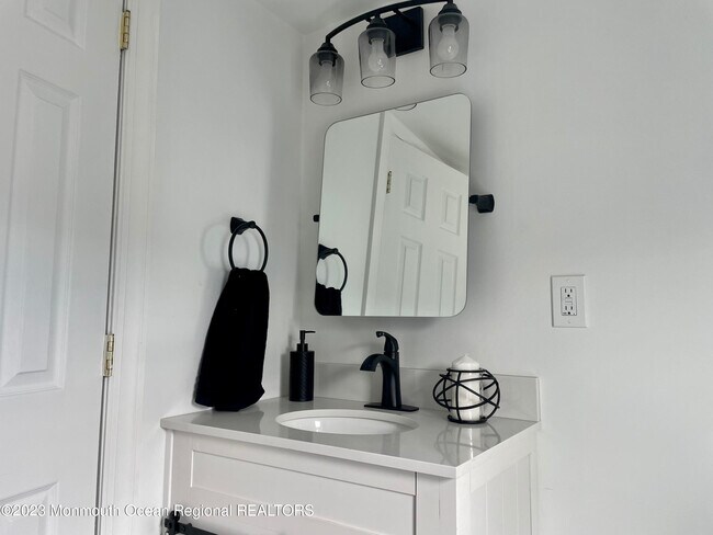 Building Photo - 1414 Treeneedle Rd