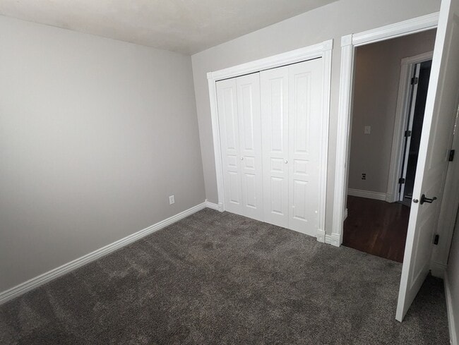 Building Photo - Updated 4 bedroom 3 bath Home