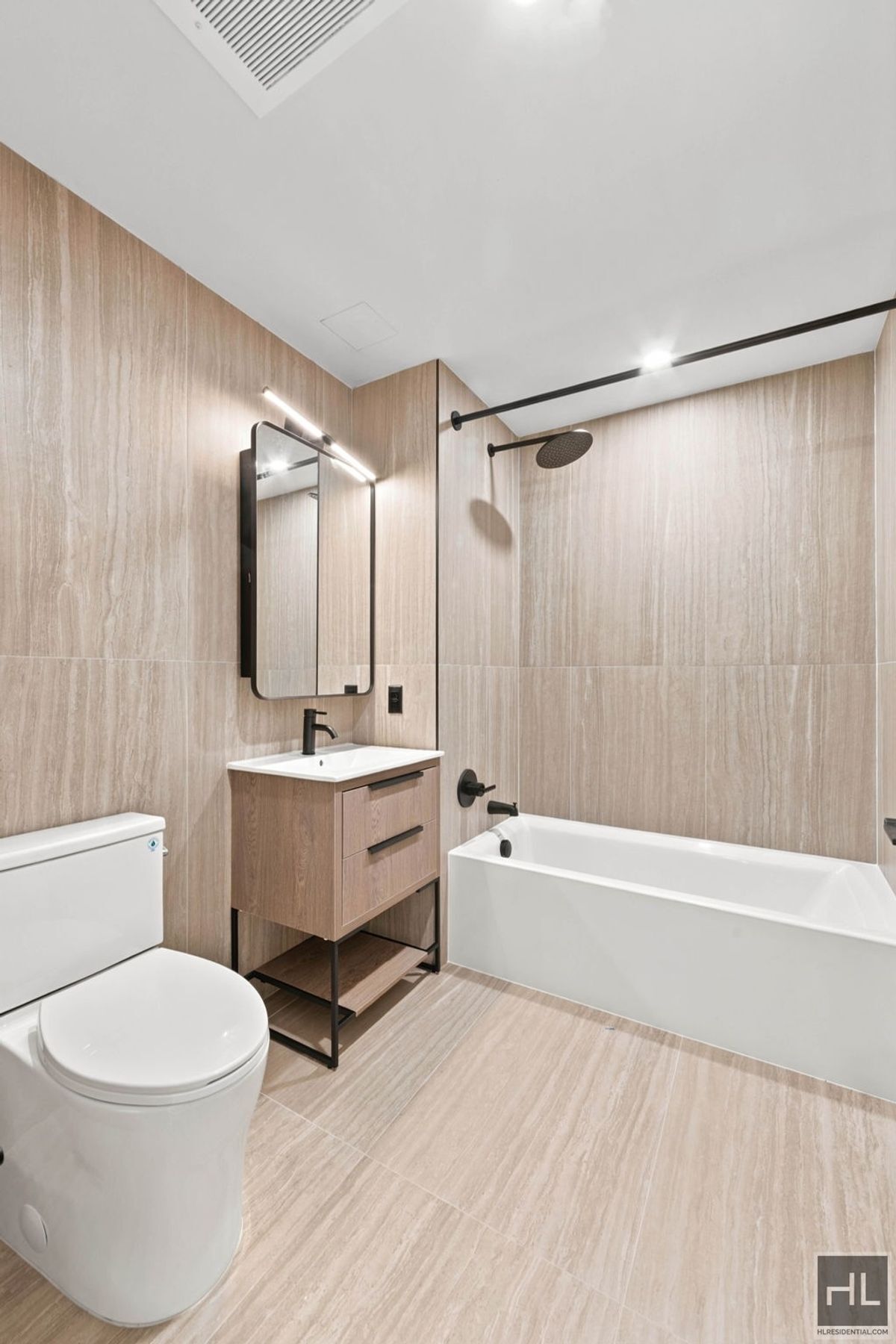 Building Photo - Bright 2BR with Terrace, Views & Exceptional Storage