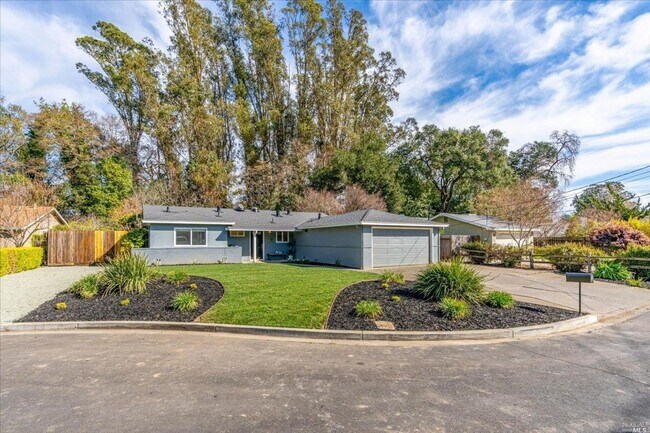Building Photo - Charming Three Bedroom Browns Valley Retreat