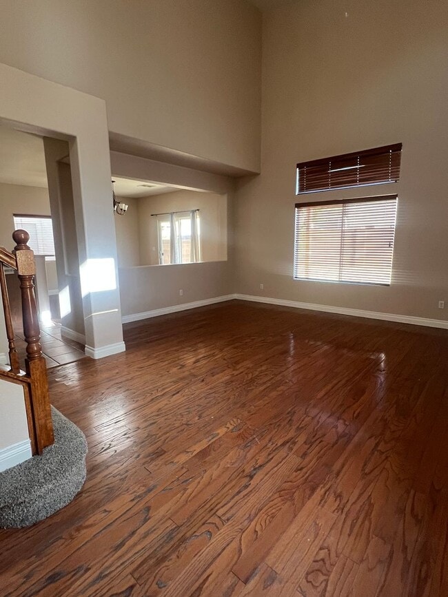 Building Photo - 3 Bed, 2.5 Bath home with Solar Panels!