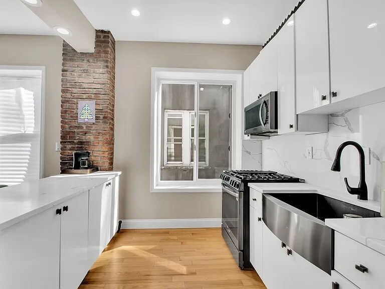 Building Photo - 106 E 32nd St