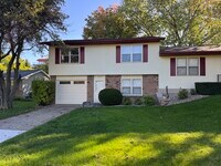 Building Photo - 6102 Campus Park Dr SE