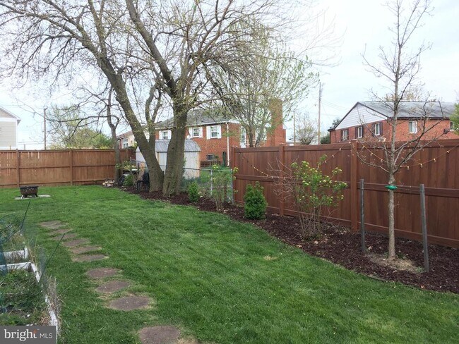 Building Photo - 1712 12th St S