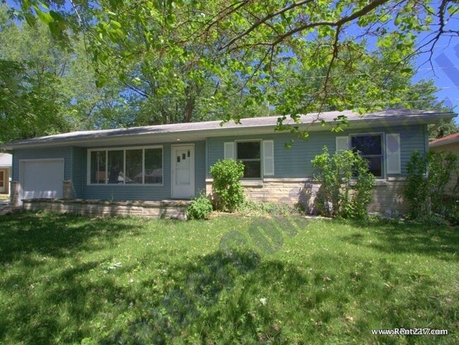 Building Photo - Available June 1st 2026!