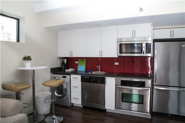 Building Photo - 809 Ninth Avenue