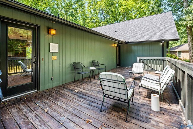 Building Photo - 7705 Foxfire Dr SE