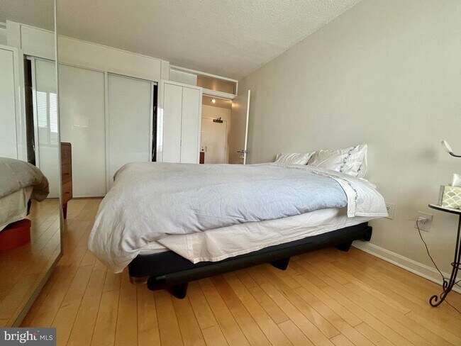 Building Photo - 1301 20th St NW