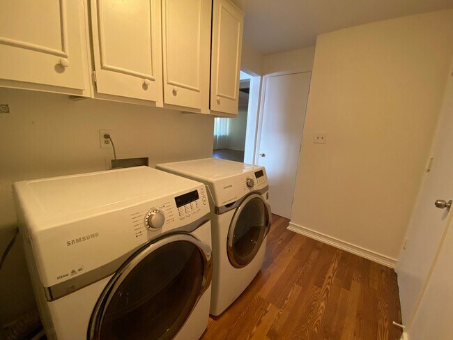 Building Photo - 843 Glen Martin Dr