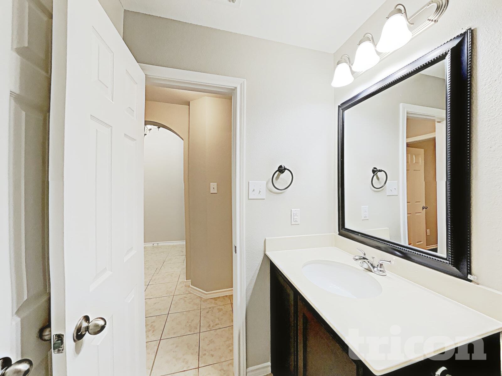 Building Photo - 1807 Kings Cross Dr