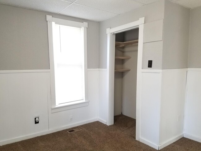 Building Photo - PRE-LEASING Available June 1, 2025. Proper...