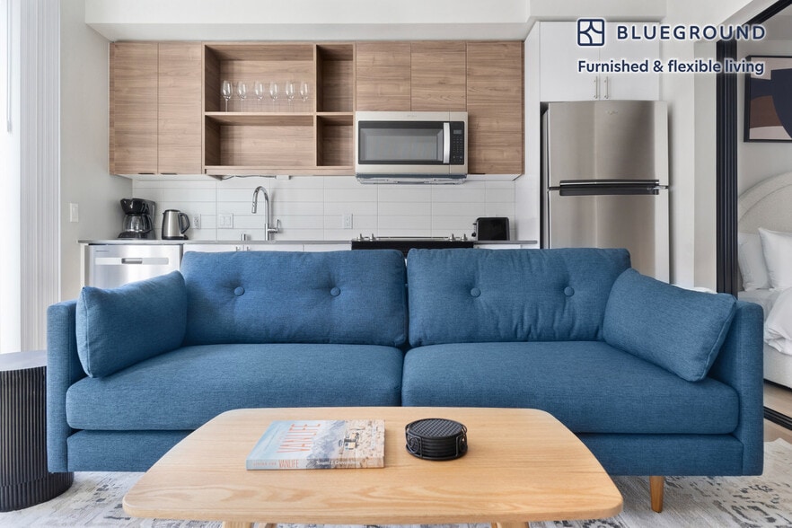 Building Photo - 2222 15th Ave W