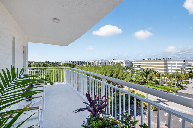 Building Photo - 2780 S Ocean Blvd