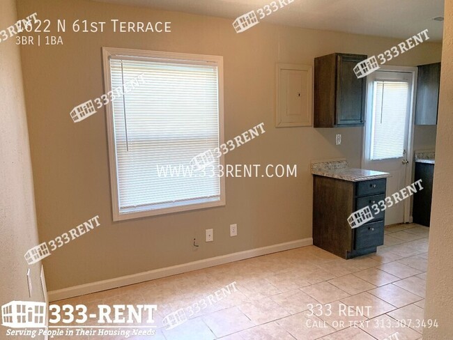 Building Photo - Renovated three bed one bath home with big...