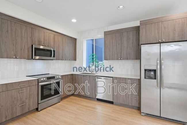 Building Photo - 9207 1st Ave NW