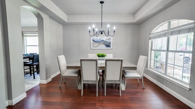 Building Photo - 725 Crane Canyon Pl