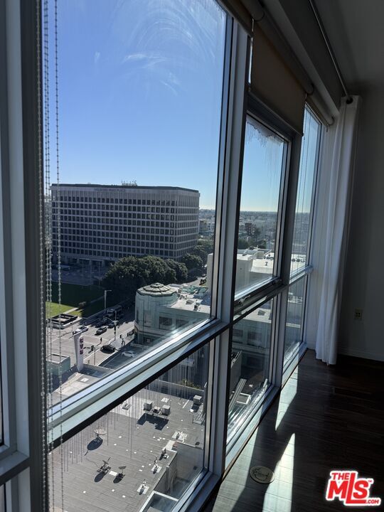 Building Photo - 3785 Wilshire Blvd