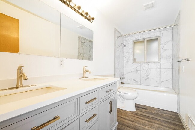 Building Photo - 7808 S Ainsworth Ave