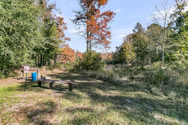 Building Photo - Tranquil Country Living on 2+ Acres — Spac...