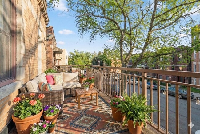 Building Photo - 2332 W Superior St