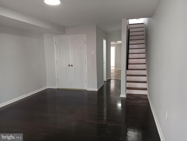 Building Photo - 1020 Potter St