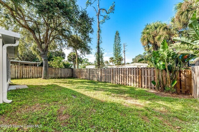 Building Photo - 1560 Vista Lake Cir