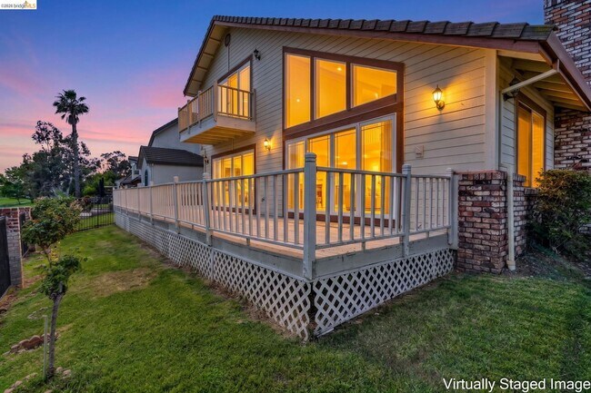 Building Photo - 5650 Edgeview Dr