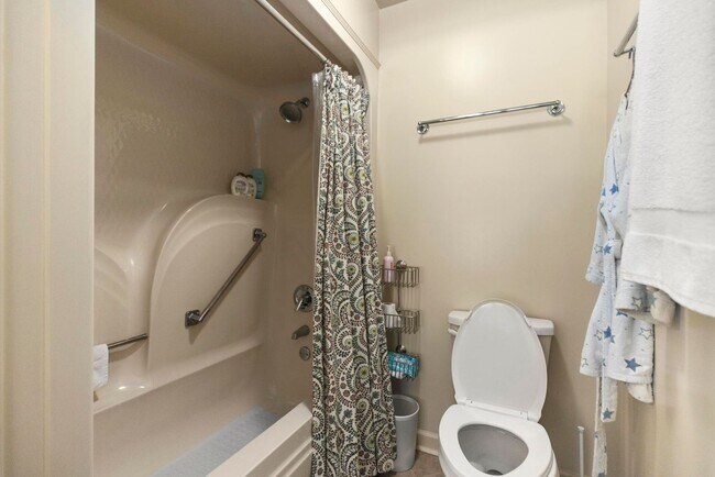 Building Photo - 2 Bedroom 2 Bath duplex in Auburn Now Available!
