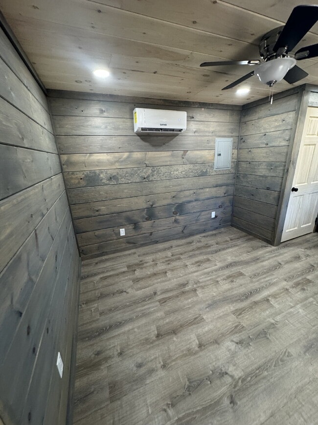 Building Photo - "Charming 1-Bedroom Retreat in Valley Head – Cozy 360 Sq. Ft. Tiny House!"