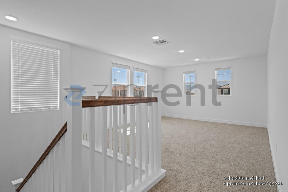 Building Photo - 331 Monastery Dr