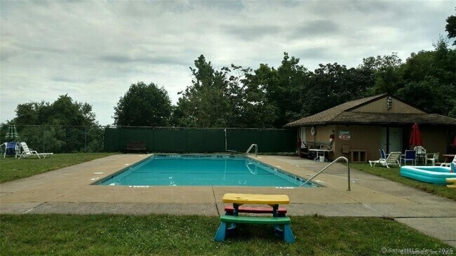 Building Photo - 1209 Cromwell Hills Dr