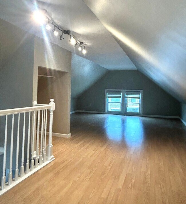 Building Photo - 1719 William Howard Taft Rd