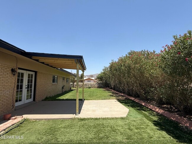 Building Photo - 7201 Armistad Ave
