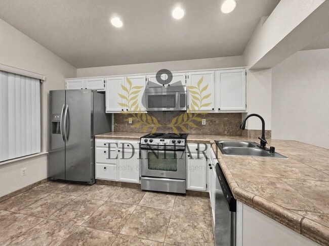 Building Photo - 2282 E Decatur Ave