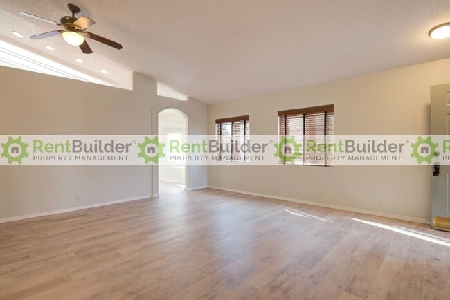 Building Photo - FALL SPECIAL: RENT THIS BEAUTIFUL HOME NOW!
