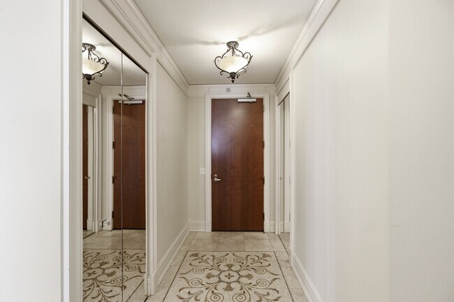 Building Photo - 201 N Westshore Dr