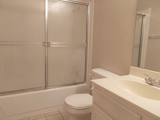 Building Photo - Charming Two-Story Townhome with 2 Bedrooms & 2 Bathrooms