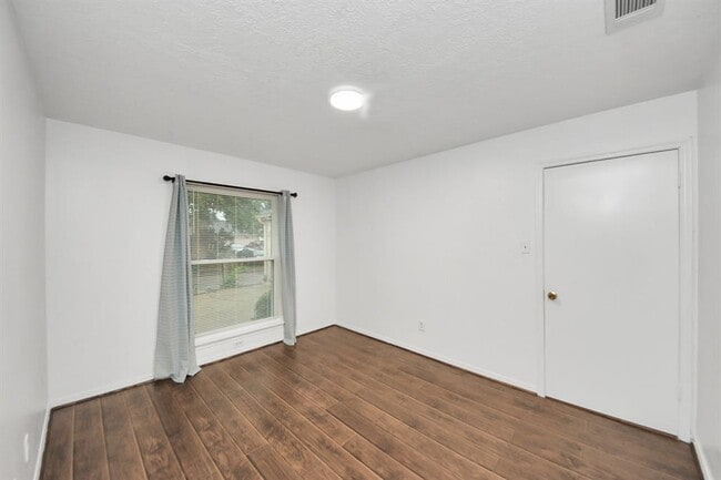 Building Photo - 8502 Fawn Terrace Dr